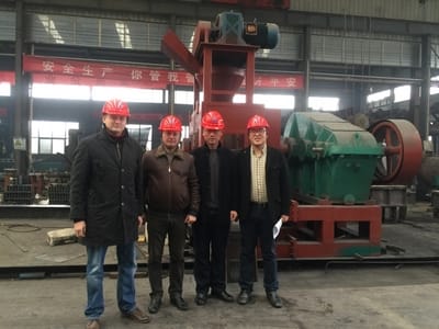 Россия: Станок для брикетирования алюминиевого порошка под высоким давлением